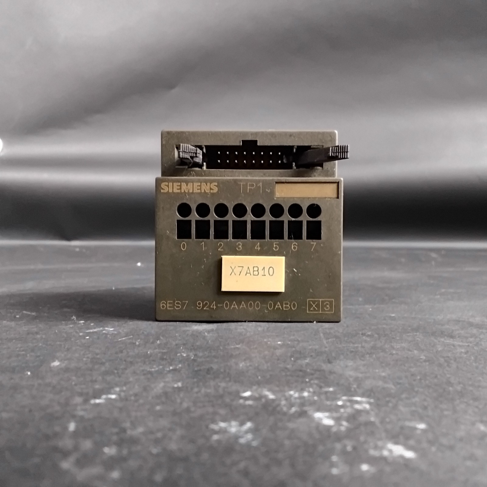 Used SIEMENS 6ES7 924-0AA00-0AB0 TERMINAL BLOCK ($20 OBO)