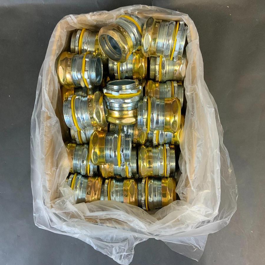 THOMAS & BETTS TC114A-RT 1-1/4” EMT COMPRESSION CONNECTOR - BOX OF 41 ($40 OBO)