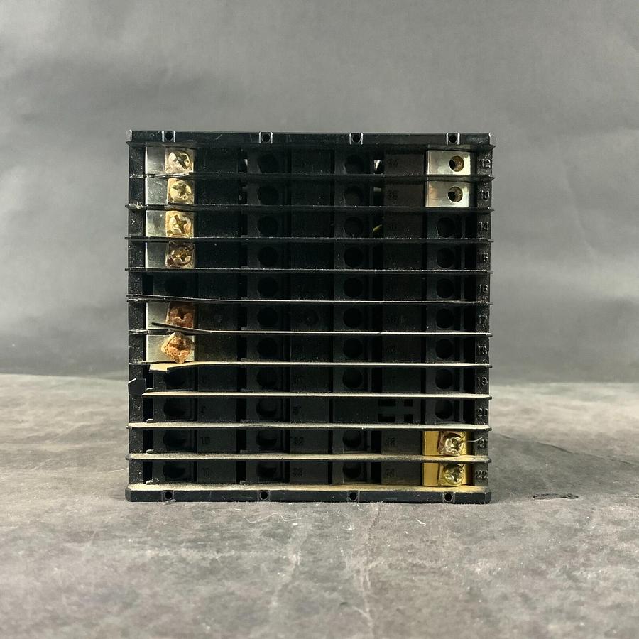 Used INVENSYS MAQ3-003-01-000-5 TEMPERATURE CONTROLLER ($90 OBO)
