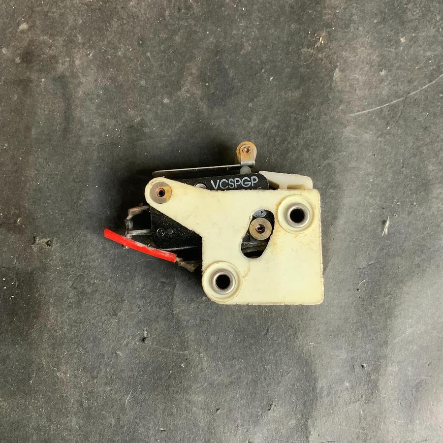 Used JOHNSON ELECTRIC SAIA BURGESS VCSPGP MICRO SWITCH