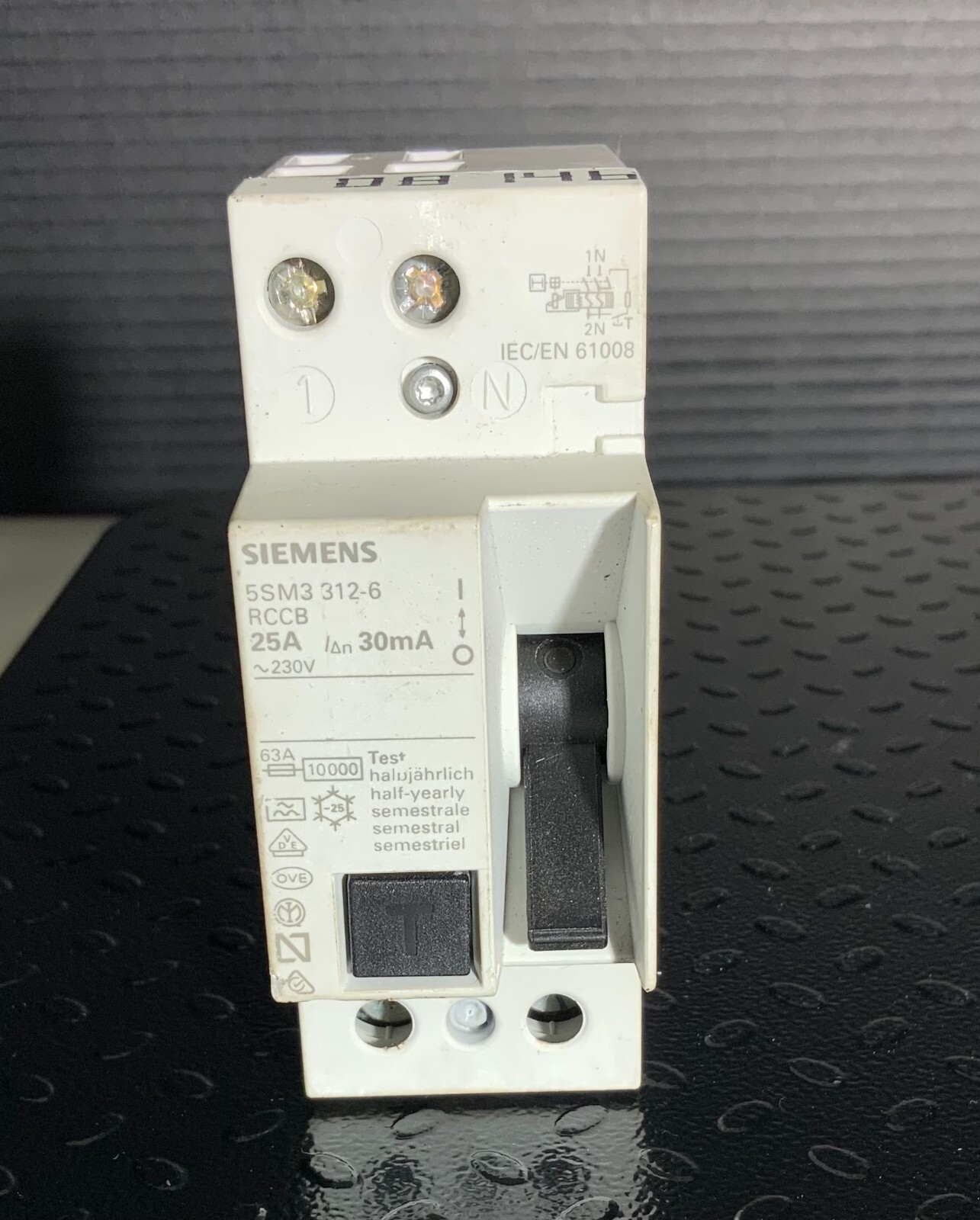 Used SIEMENS 5SM3312-6 ($99.99/EACH OBO)