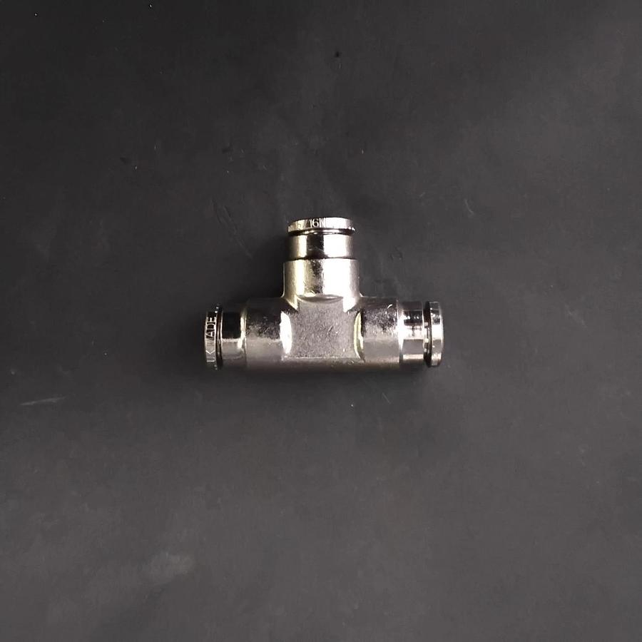 Used NORGREN 100600800 PNEUFIT CONNECTOR- BOX OF 8 ($45 OBO)