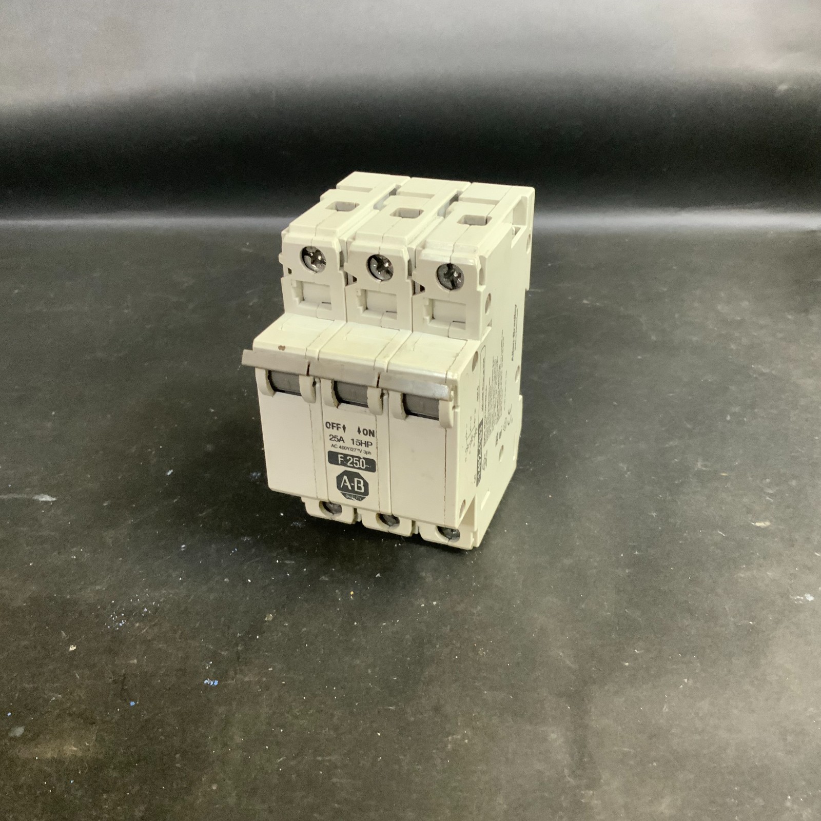 Used ALLEN BRADLEY 1492-CB3-F250 SER.C CIRCUIT BREAKER ($50 OBO)