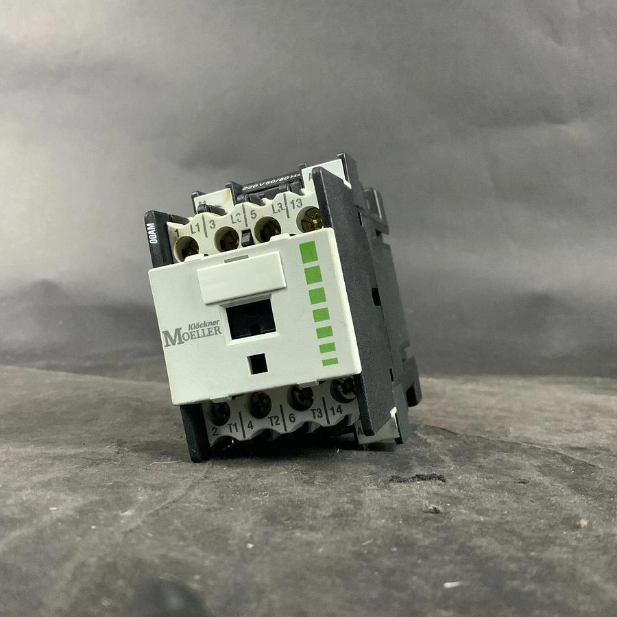 Used KLOCKNER MOELLER DIL00AM-10 220V CONTACTOR ($40 OBO)