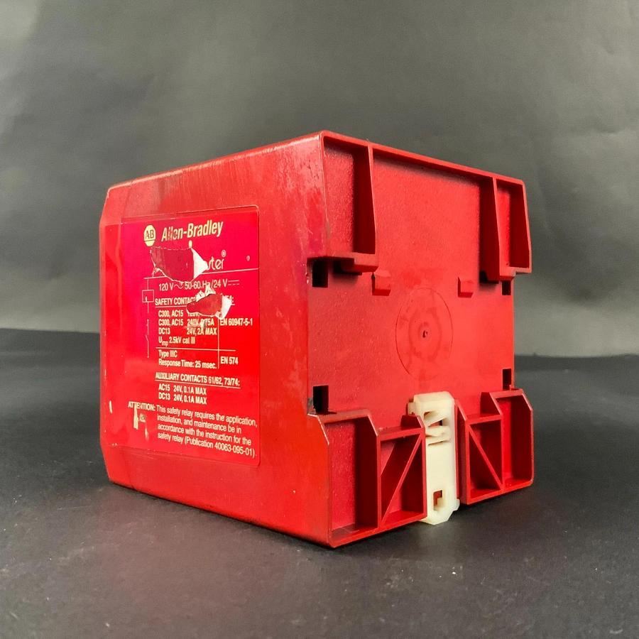 Used ALLEN BRADLEY 440R-ZBR520AZ1 GUARDMASTER SAFETY RELAY ($50 OBO)
