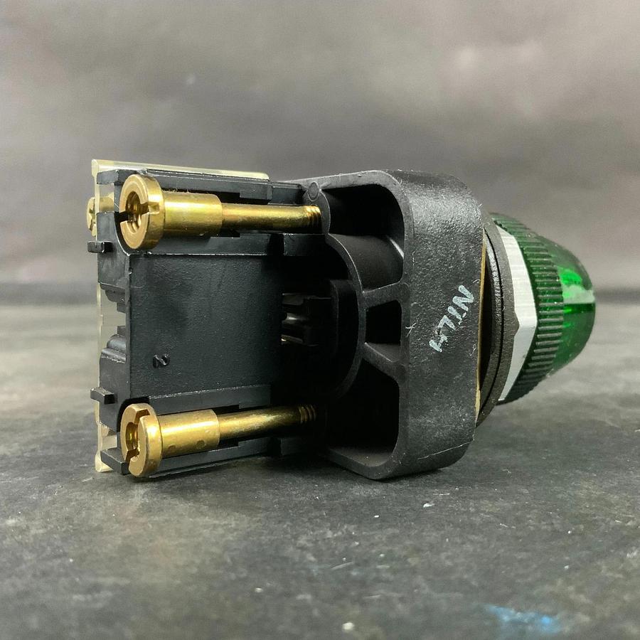 Used ALLEN BRADLEY 800T-Q10 GREEN PILOT LIGHT ($20 OBO)