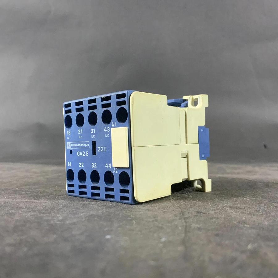 Used TELEMECANIQUE CA2-EN 122 CONTROL RELAY ($30 OBO)