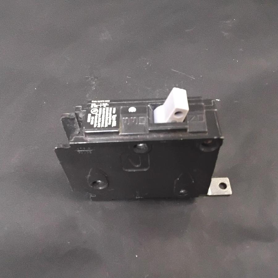 Used SIEMENS XR-1785 HBL CIRCUIT BREAKER ($28 OBO)