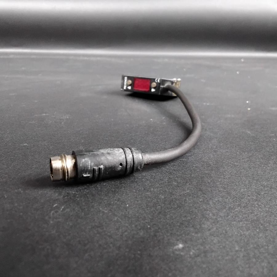 Used KEYENCE PZ-V32P PHOTOELECTRIC SENSOR ($45 OBO)