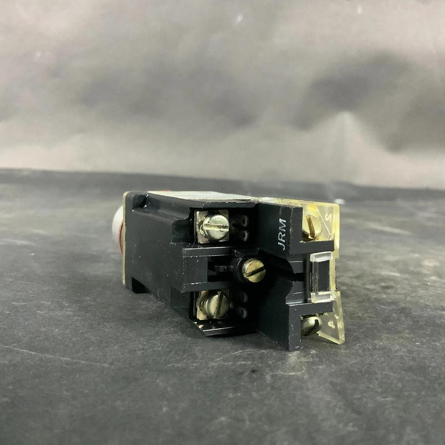 Used ALLEN BRADLEY 800MR-PA16S GREEN PILOT LIGHT ($17 OBO)