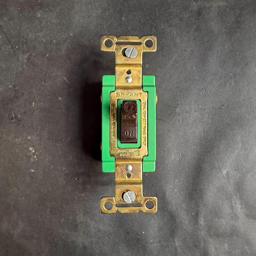Used BRYANT 30A 120-277VAC SINGLE POLE SWITCH ($15 OBO)