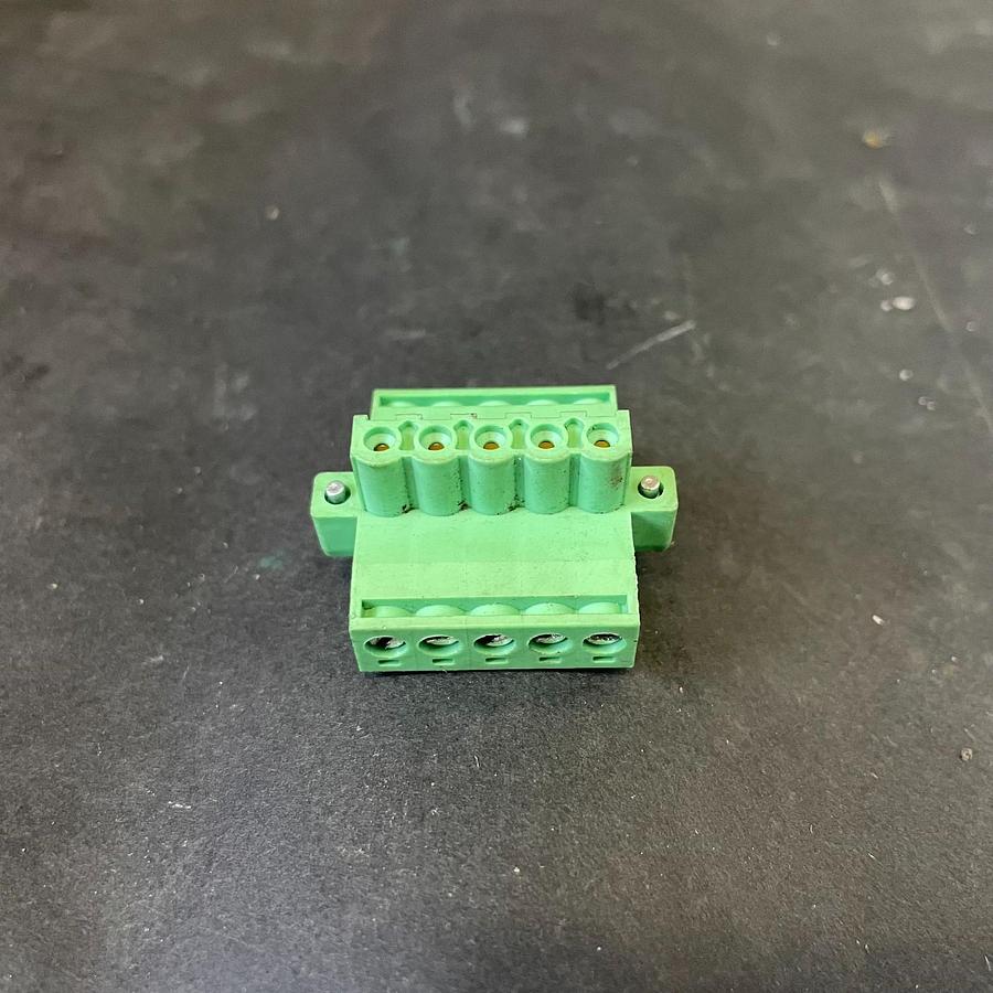 Used OMRON XW4B-05C4-TF-D - TERMINAL BLOCK CONNECTOR