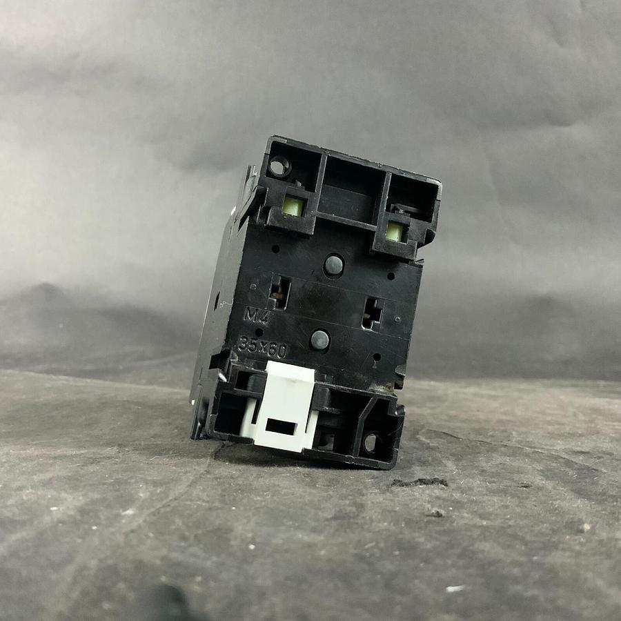 Used KLOCKNER MOELLER DIL00AM-10 220V CONTACTOR ($40 OBO)