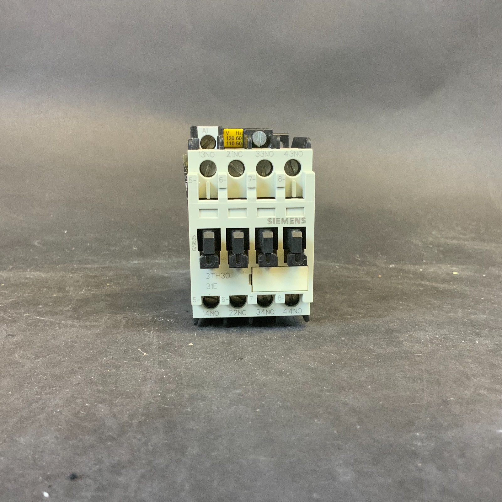 Used SIEMENS 3TH3031-0A CONTACTOR ($25 OBO)