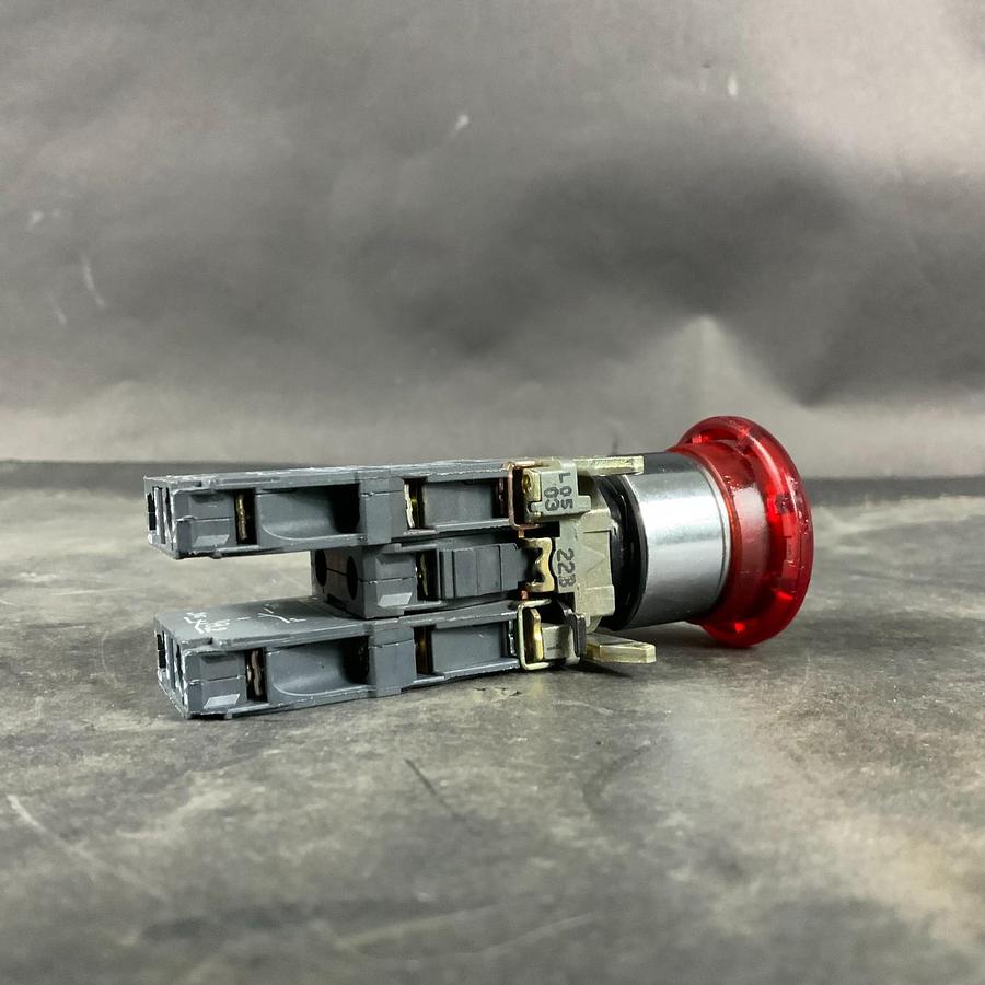 Used TELEMECANIQUE ZBE-204 RED PILOT LIGHT ($15 OBO)
