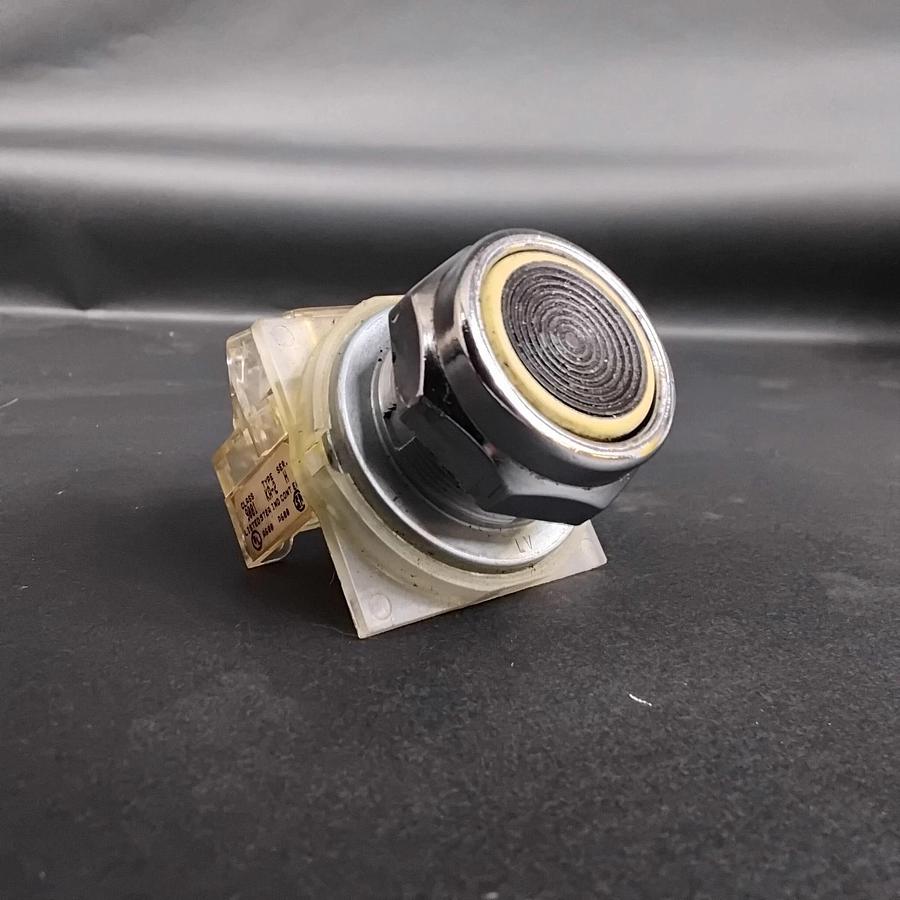 Used SQUARE D KA-2 SERIES H BLACK PUSHBUTTON ($10 OBO)