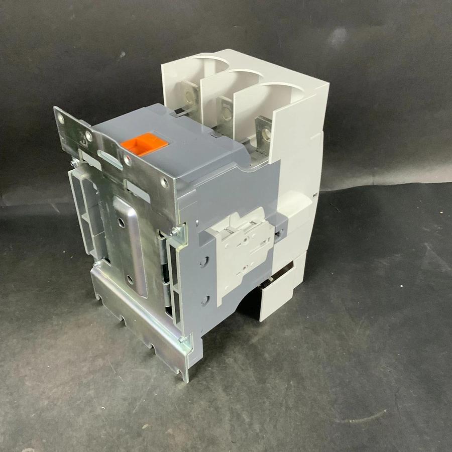 LS INDUSTRIAL SYSTEM GMC-180 CONTACTOR ($125 OBO)