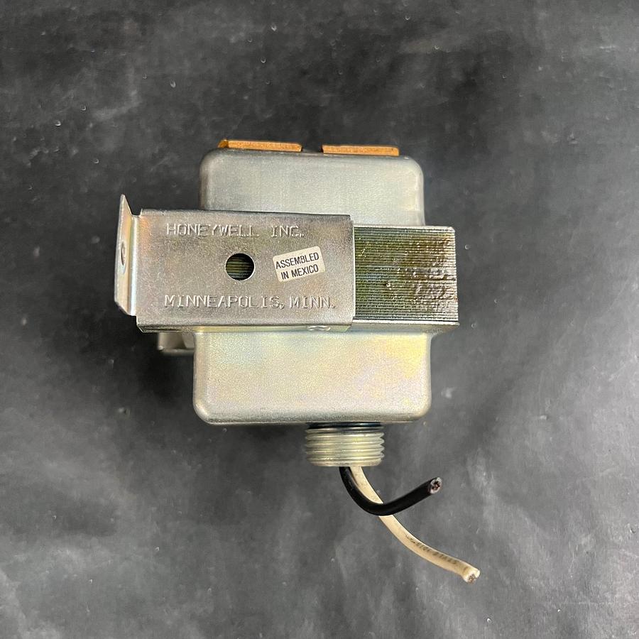 Used HONEYWELL AT72D 1089 TRANSFORMER ($35 OBO)