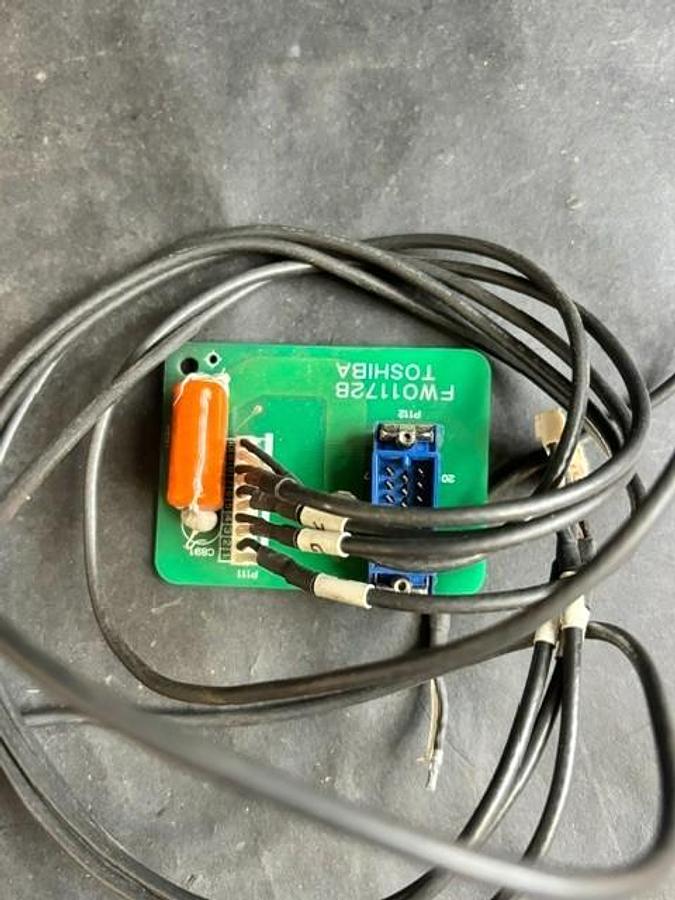 Used TOSHIBA FWO1172B CONNECTOR CIRCUIT BOARD