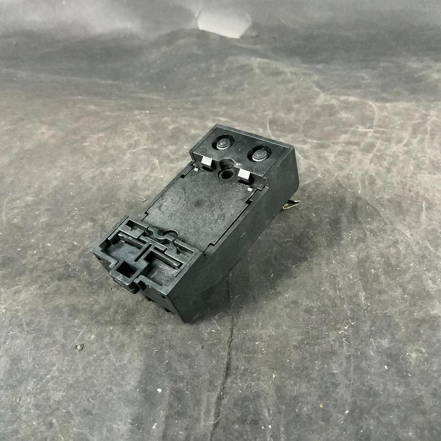 Used MATSUSHITA AT8-RFD RELAY SOCKET ($10 OBO)