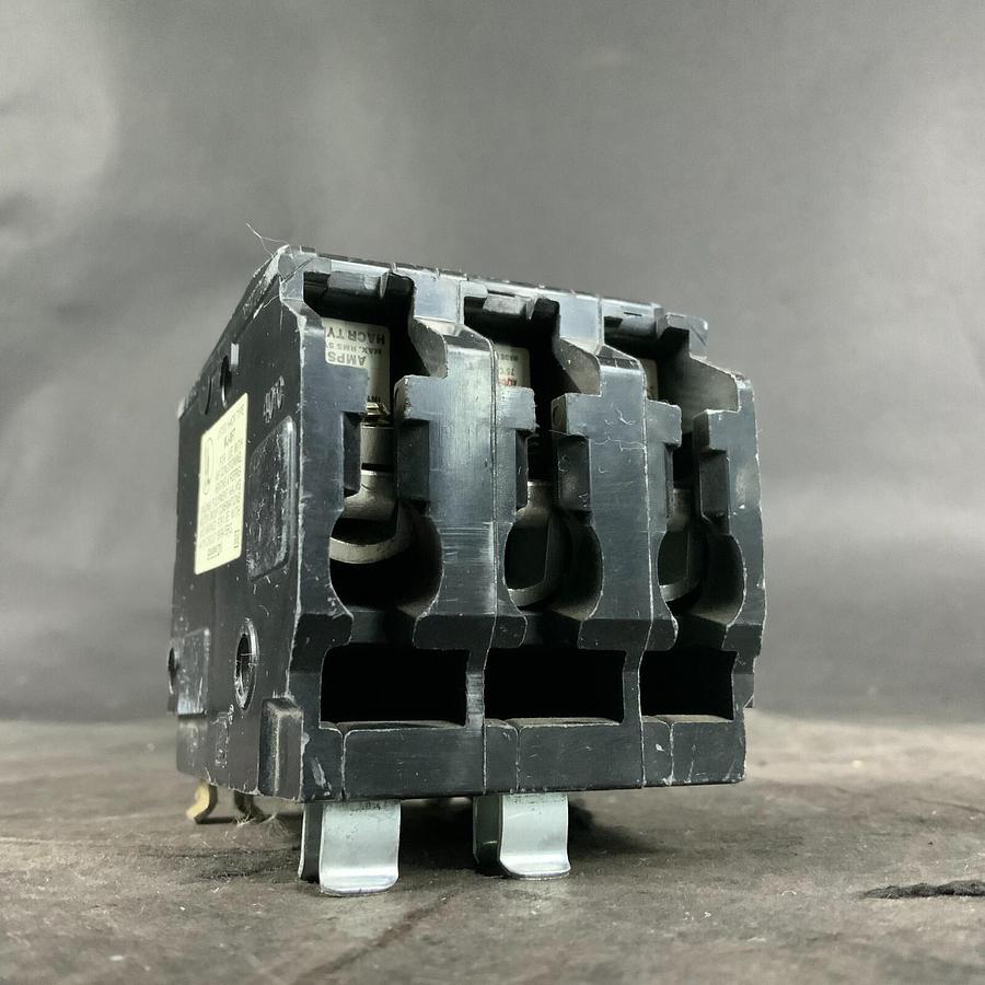 Used SQUARE D MJ-867 CIRCUIT BREAKER ($20 OBO)