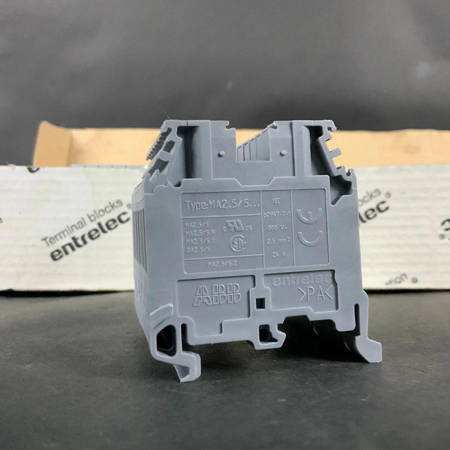 ENTRELEC TYPE MA2,5/5 TERMINAL BLOCK - QTY 18 ($15 OBO)