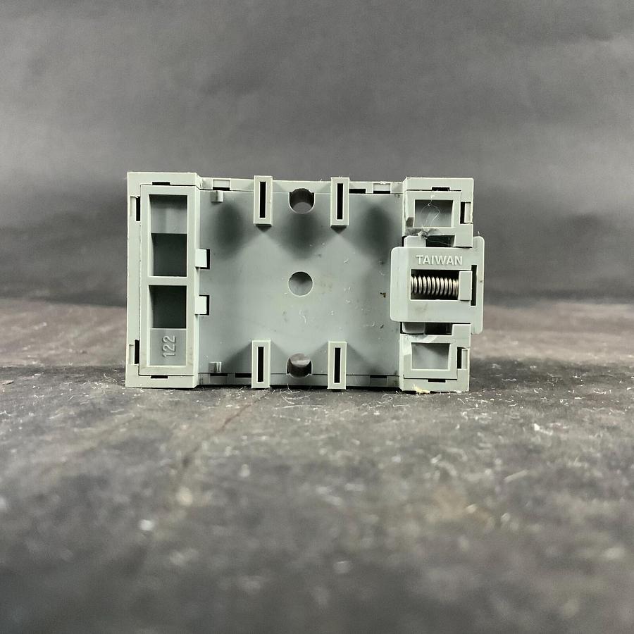 Used IDEC SR2P-05C RELAY SOCKET ($10 OBO)