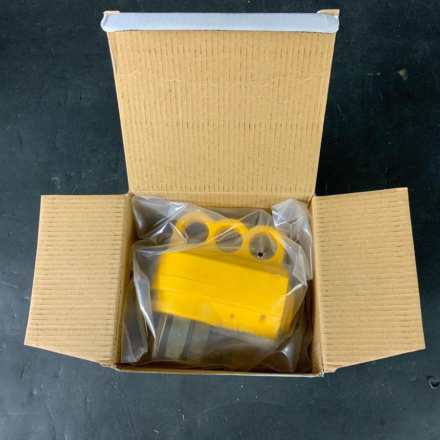 MICTUNING ED-507P MALE PLUG ($15 OBO)