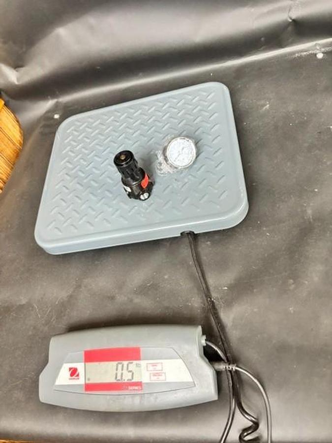 Used WILKERSON R03-02-G00 PNEUMATIC REGULATOR