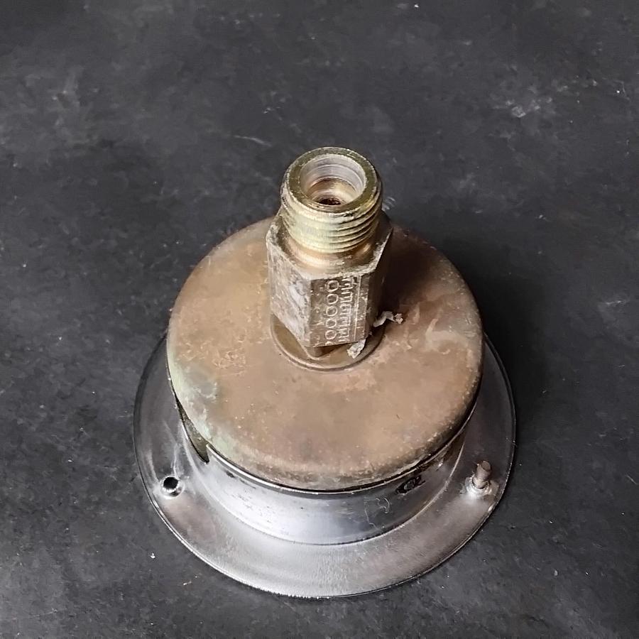 Used WIKA EN837-1  PRESSURE GAUGE 0-400 ($45 OBO)