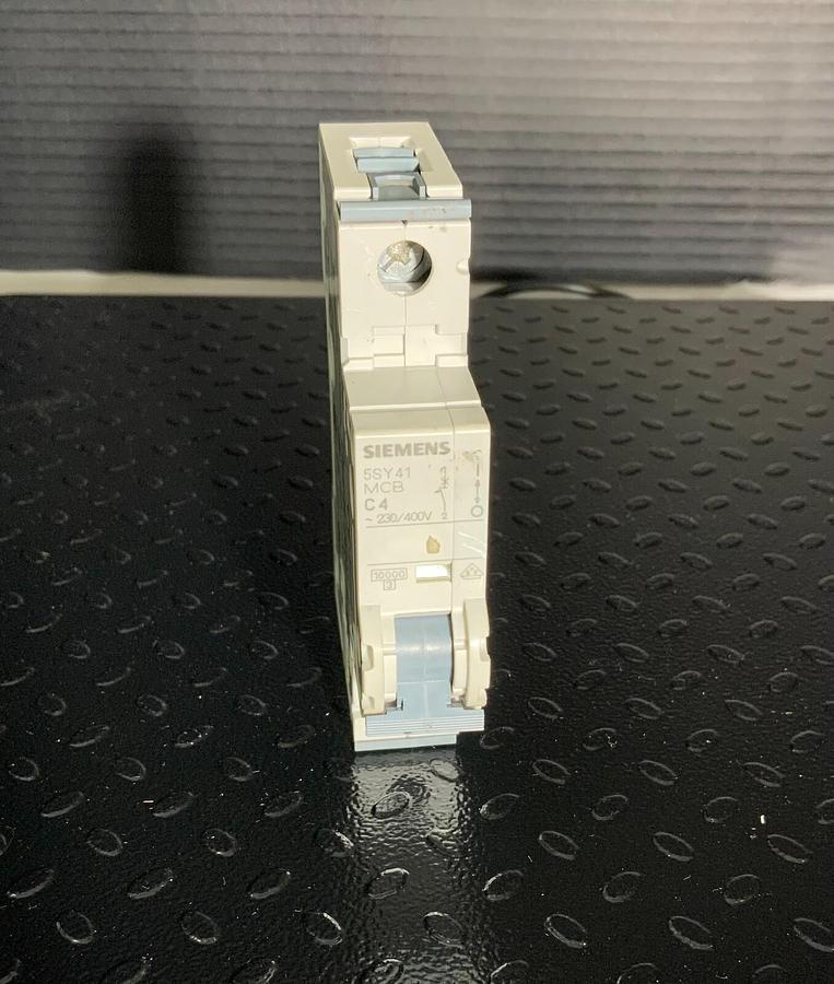 SIEMENS 5SY4104-7 ($24.99/EACH OBO)