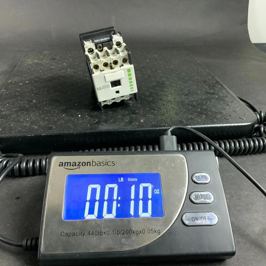 Used KLOCKNER MOELLER DIL00AM-10 220V CONTACTOR ($40 OBO)