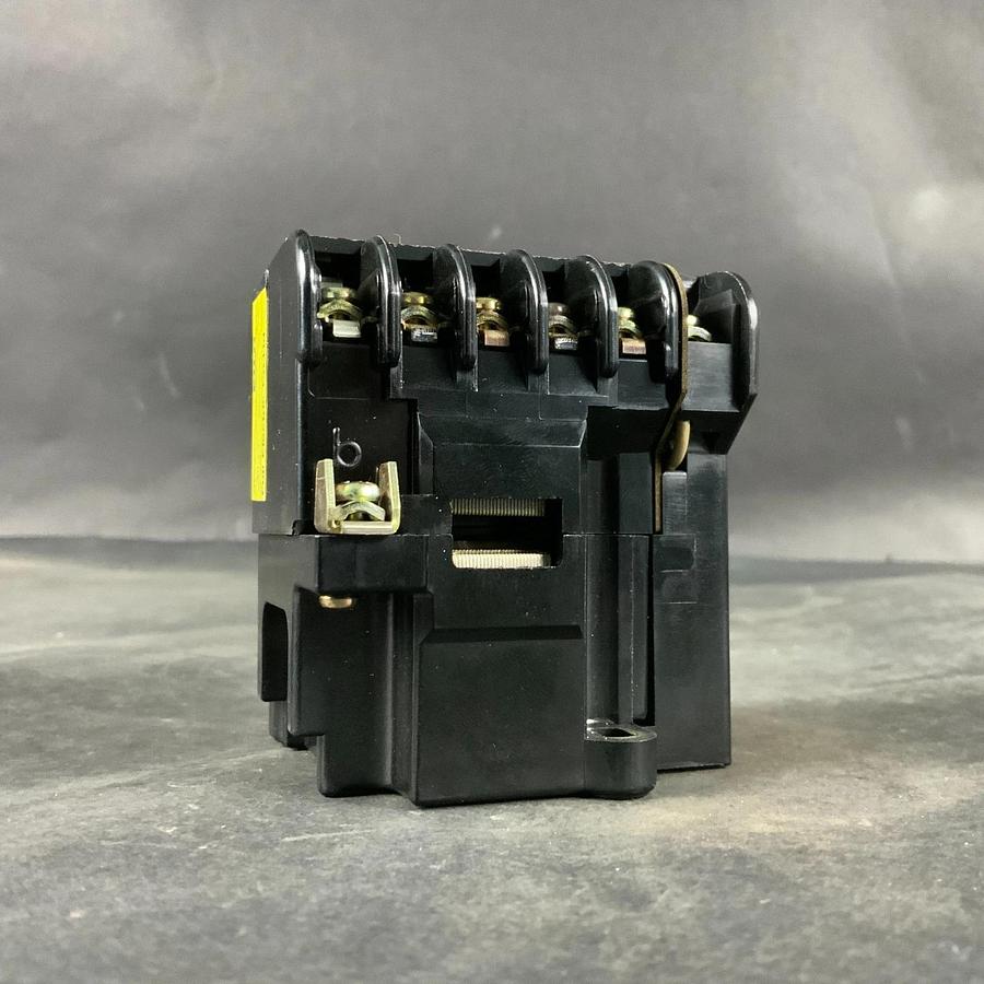 Used FUJI ELECTRIC SRCA3631-05Z42A CONTACTOR ($25 OBO)