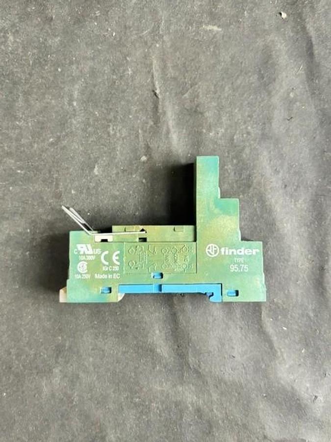 Used FINDER 95.75 RELAY SOCKET