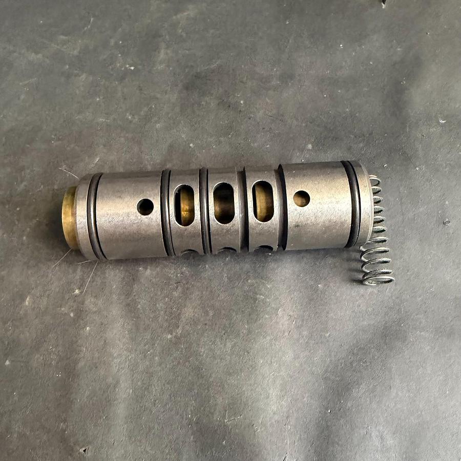 Used MUELLER 031-012-000 SLEEVE SPOOL SET