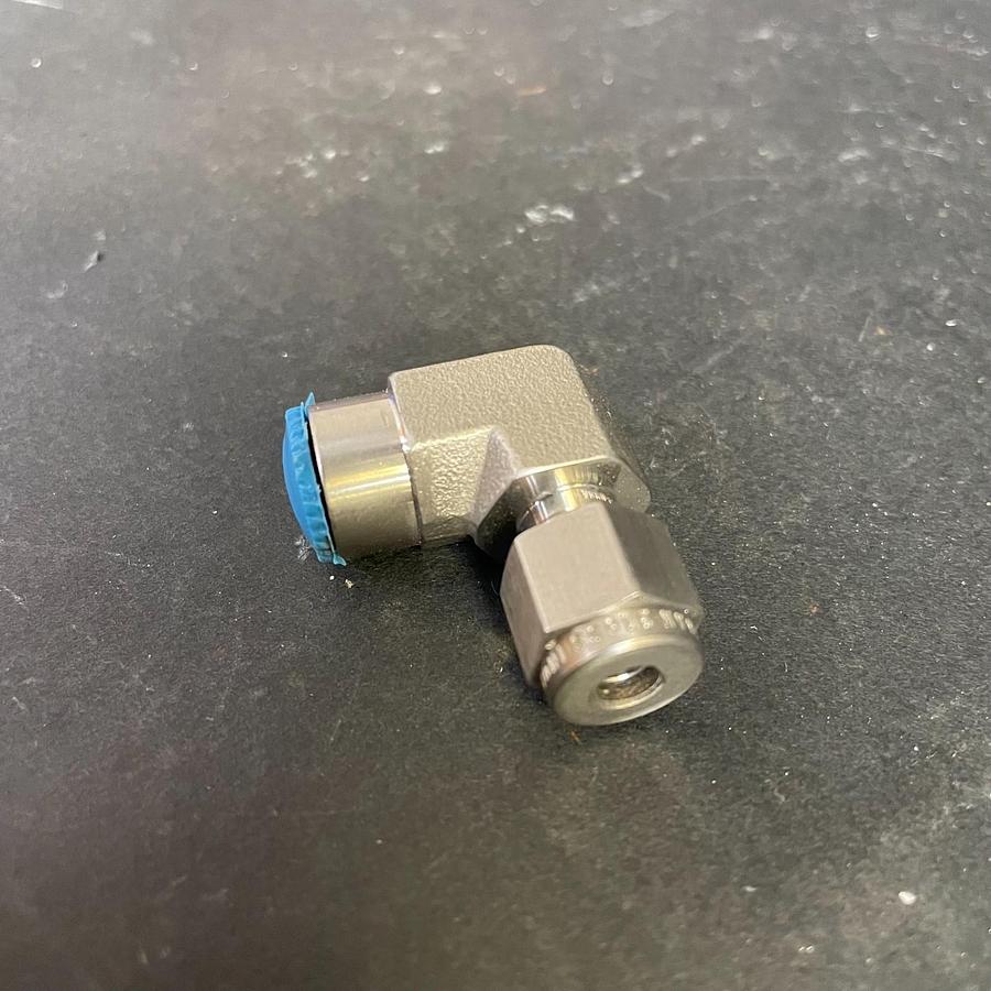 Used BRENNAN 316SS KHDA 1/8 IN ELBOW 90 DEGREE STAINLESS STEEL HYDRAULIC TUBE FITTING