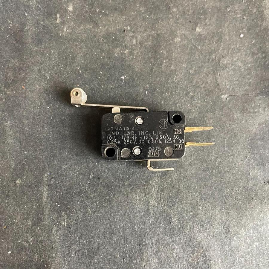 Used UNIMAX 2TMA15-4 MICRO SWITCH
