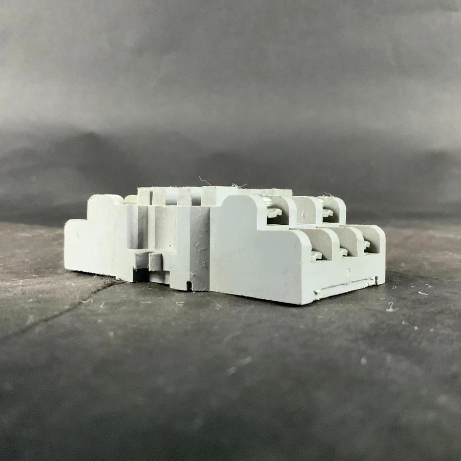Used POTTER & BRUMFIELD 27E121 RELAY SOCKET ($7 OBO)