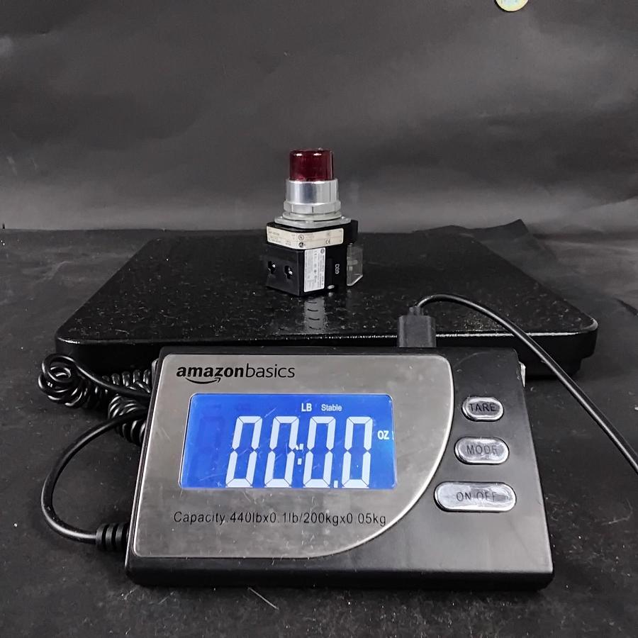 Used ALLEN BRADLEY 800T-QTH2R SERIES U RED INDICATOR LIGHT ($45 OBO)