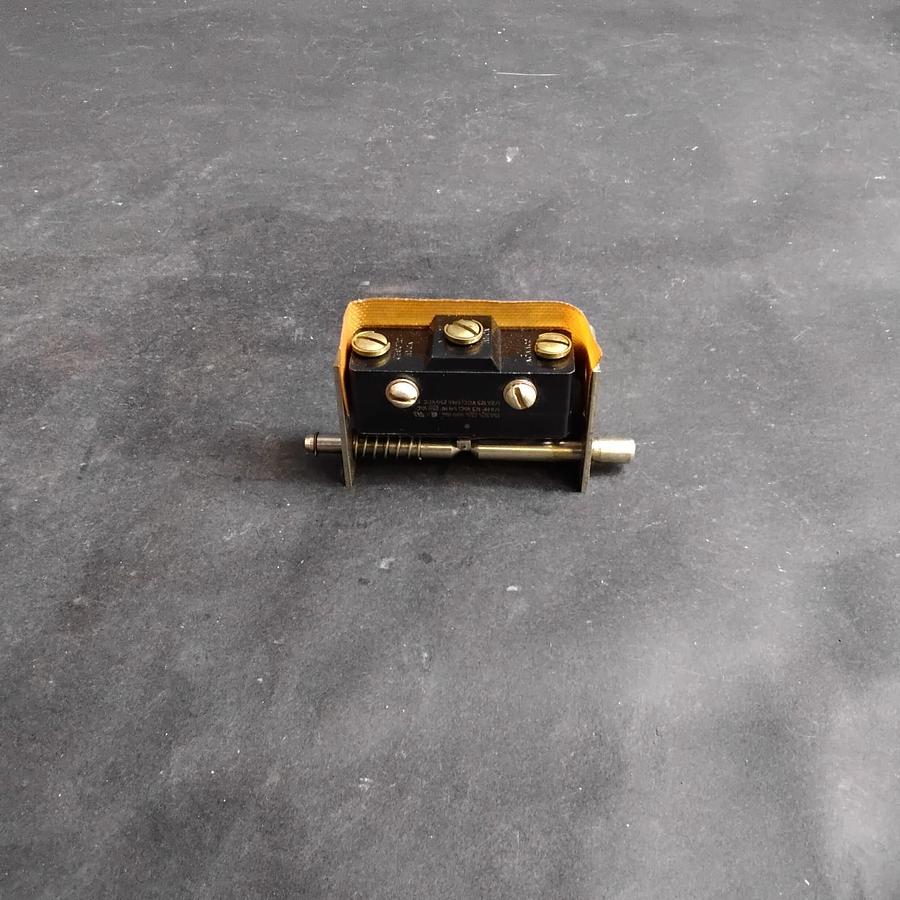 Used HONEYWELL 1AC2 MICROSWITCH ($30 OBO)