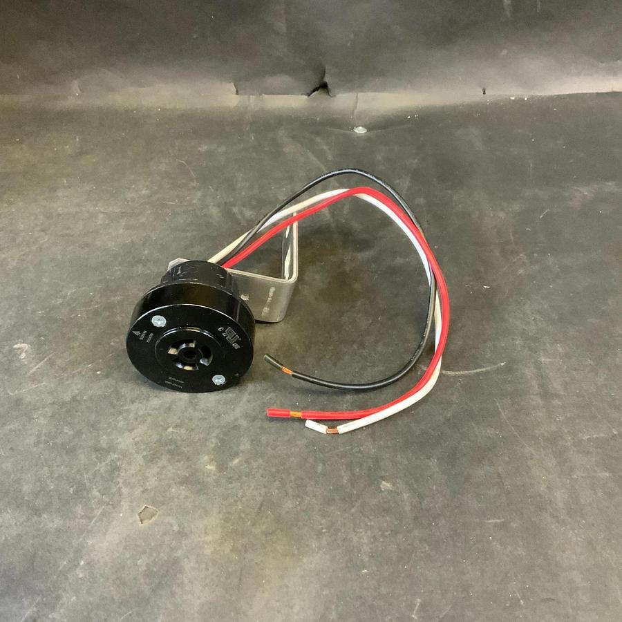 Used PRECISION MULTIPLE CONTROLS M2ANB LOCKING TYPE RECEPTACLE ($5 OBO)