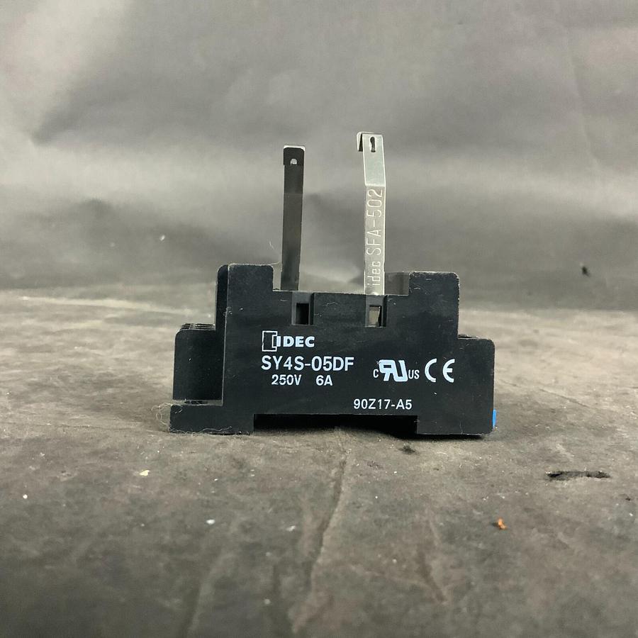 Used IDEC SY4S-05DF RELAY SOCKET ($7 OBO)