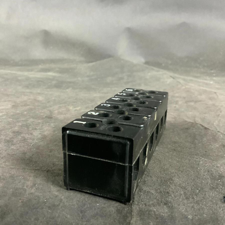 Used EAGLE CONNECTOR CORP. B-SERIES TERMINAL BLOCK ($10 OBO)