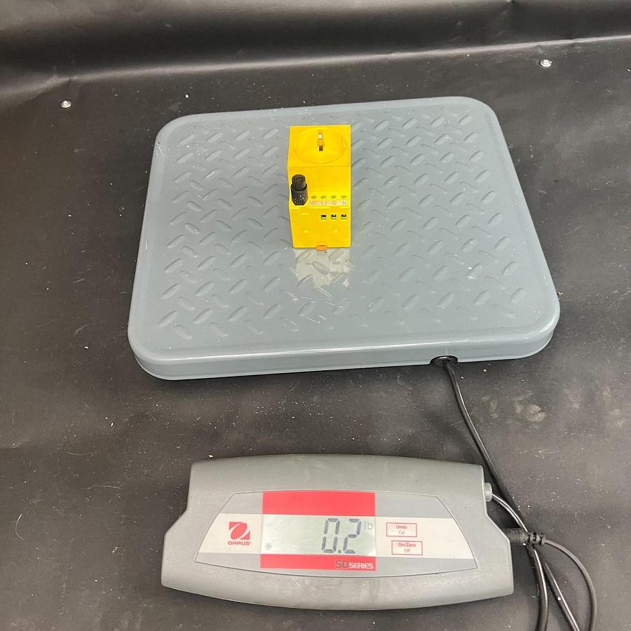 Used PHOENIX CONTACT EMG 45-SD-D/LA/SI YE CONNECTOR ($30 OBO)