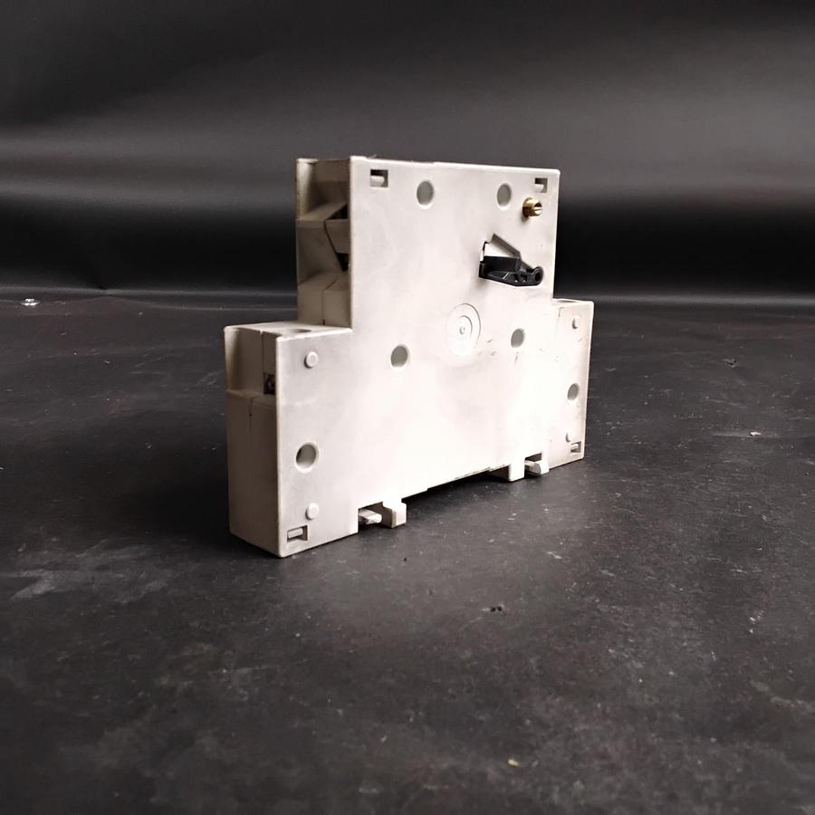 Used ALLEN BRADLEY 190-A11 AUXILIARY CONTACT ($15 OBO)