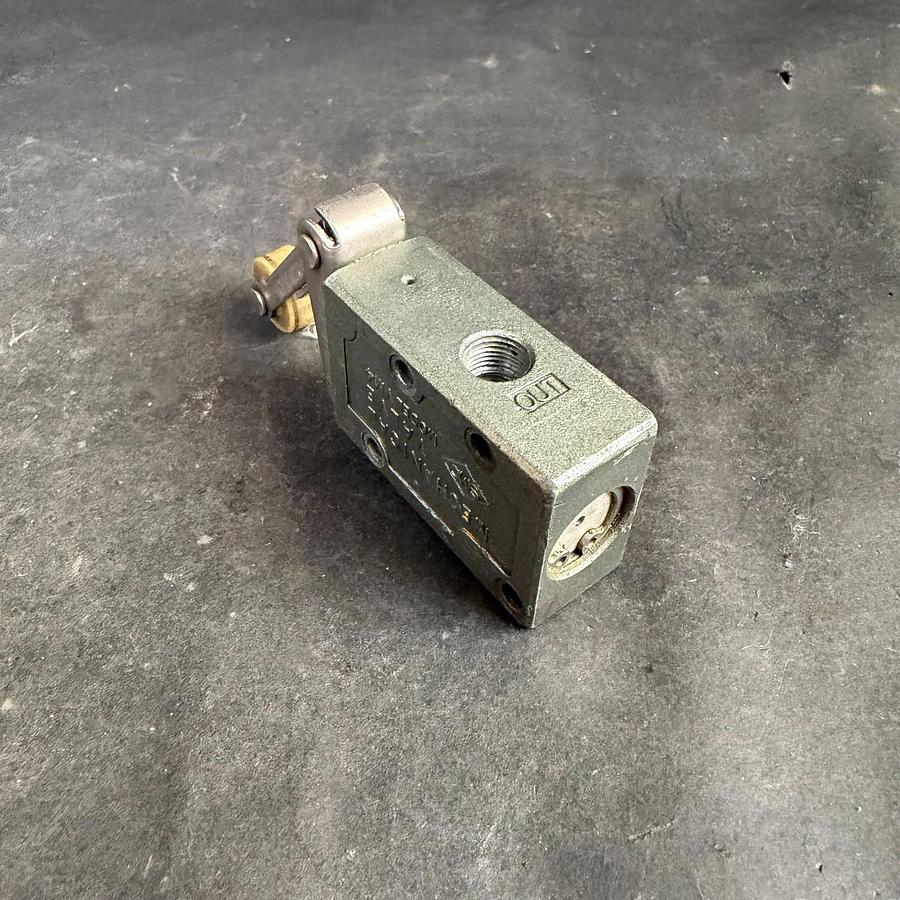 Used SMC MODEL VM4 MECHANICAL VALVE