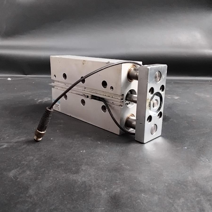 Used FESTO DFM-20-100-P-A-GF PNEUMATIC CYLINDER ($125 OBO)