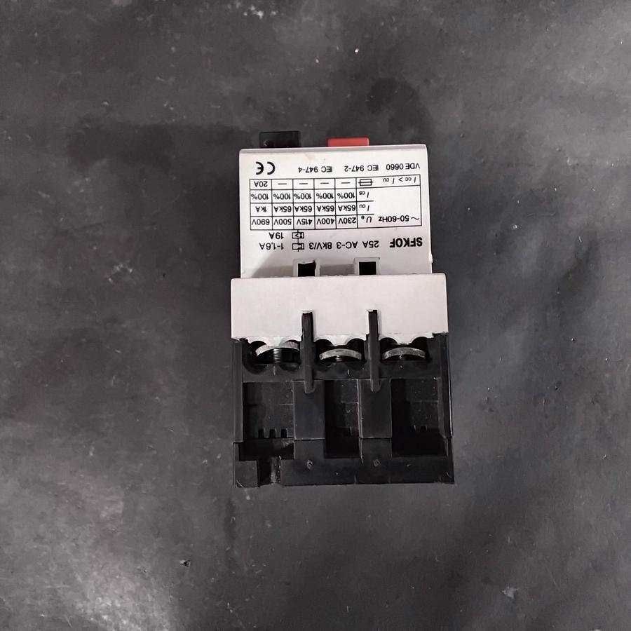 Used GENERAL ELECTRIC SFK0F CIRCUIT BREAKER ($20 OBO)
