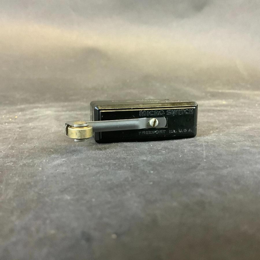 Used HONEYWELL MICROSWITCH BZ-2RL2-A2 LIMIT SWITCH ($10 OBO)