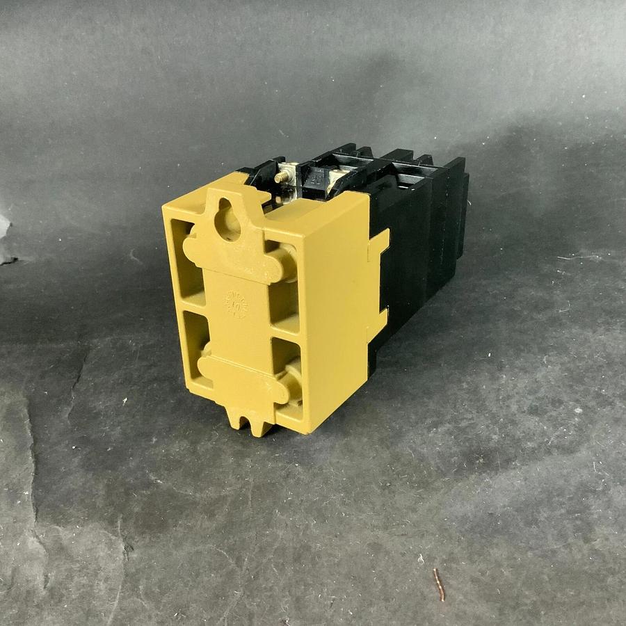 Used ALLEN BRADLEY 700-P800A1 B AC RELAY($17 OBO)